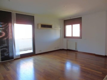 Apartment 3 Bedrooms in El Sucre-Universitat