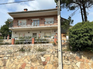 House 3 Bedrooms in Vallbona d'Anoia