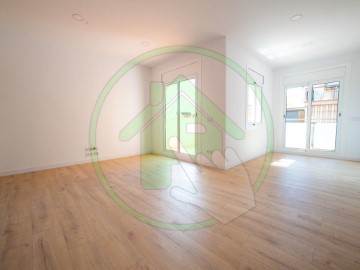 Apartment 4 Bedrooms in Plaça Catalunya - Vinyets