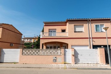 Maison 4 Chambres à Les Forques