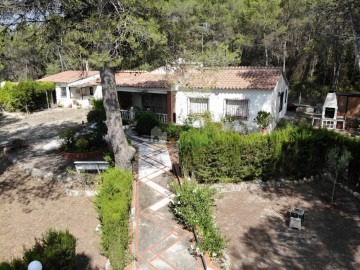 House 4 Bedrooms in Urbanització de Les Fonts De Sant Bernat