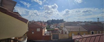 House 4 Bedrooms in La Bañeza