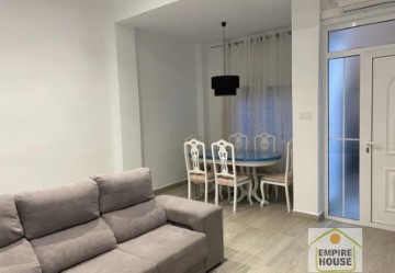 Apartment 2 Bedrooms in Avda de Abril - 9 de Octubre