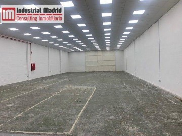 Industrial building / warehouse in La Poveda