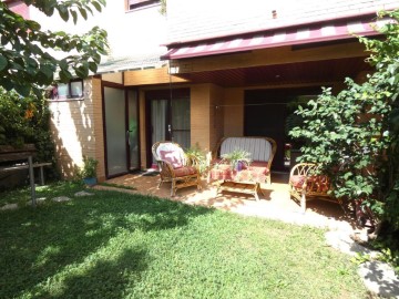 House 5 Bedrooms in Utebo