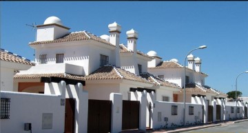 House 3 Bedrooms in Matalascañas