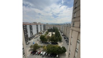 Apartment 4 Bedrooms in Barañain