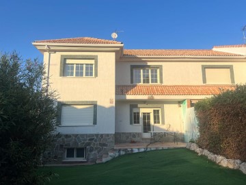 House 8 Bedrooms in Quijorna