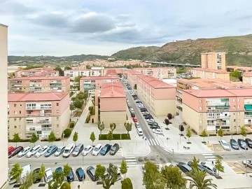 Apartment 3 Bedrooms in Sant Genís