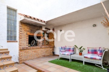 House 5 Bedrooms in Castellar del Vallès Centre