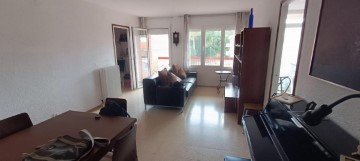 Apartment 4 Bedrooms in Hostalric