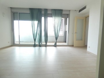 Apartment 3 Bedrooms in La Catalana