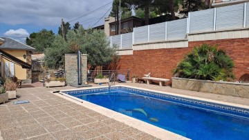 House 6 Bedrooms in Fontpineda