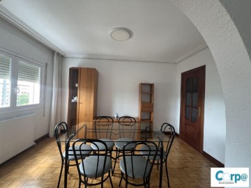 Apartment 3 Bedrooms in Barañain