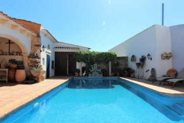 House 4 Bedrooms in Sagra