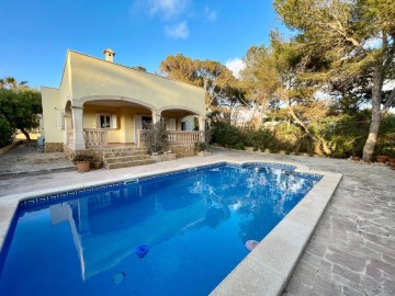 House 2 Bedrooms in Cala Pi