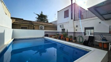 House 4 Bedrooms in Gines