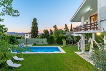 House 8 Bedrooms in Gójar