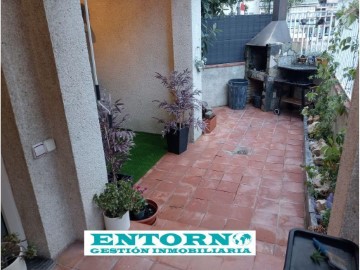 House 4 Bedrooms in Polinyà