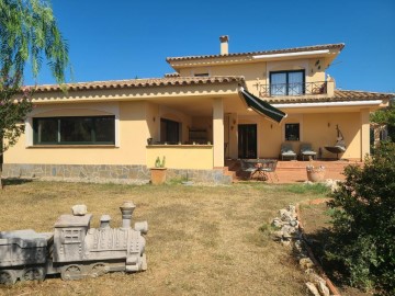 House 3 Bedrooms in Peralada