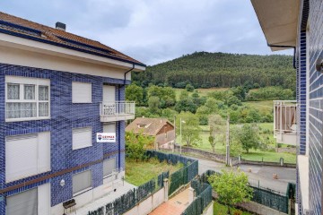 Apartment 2 Bedrooms in Urioste