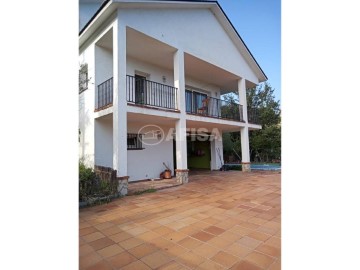 House 5 Bedrooms in Ordenacio Riells i Viabrea