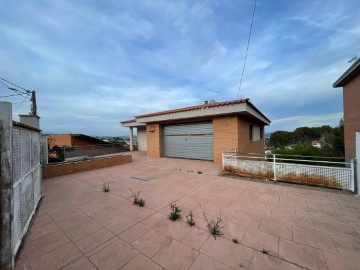 Maison 5 Chambres à Sant Esteve Sesrovires