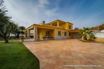 Casa o chalet 4 Habitaciones en Carmençó