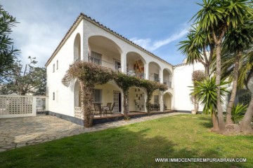 House 13 Bedrooms in Muga - Gran Reserva - Badia