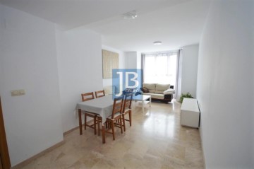 Apartment 3 Bedrooms in Av. de la Pau