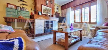 Apartment 3 Bedrooms in Valdestillas