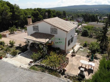 Casa o chalet 4 Habitaciones en Urbanització de Les Fonts De Sant Bernat