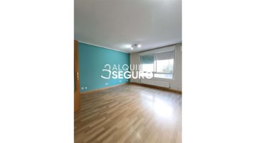 Apartment 3 Bedrooms in Parla Este