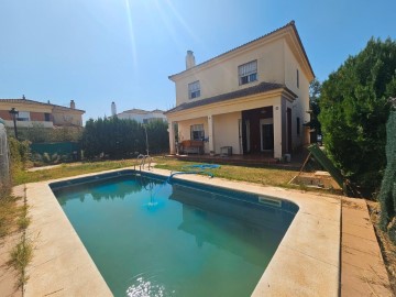 House 4 Bedrooms in Loreto