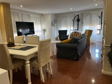 Apartment 4 Bedrooms in Plaza Portugal