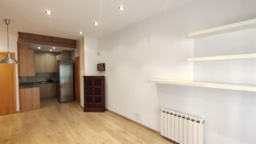 Apartamento 1 Quarto em Ctra. Vic - Remei