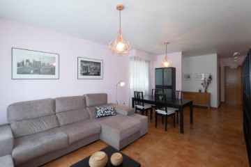 House 4 Bedrooms in Domeño