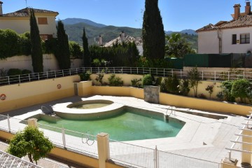 Apartment 2 Bedrooms in Cenes de la Vega