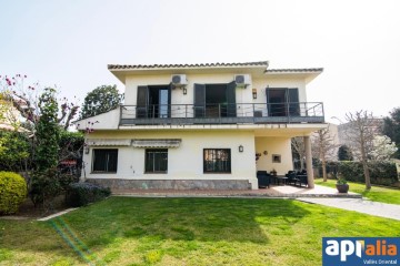 House 5 Bedrooms in Cardedeu