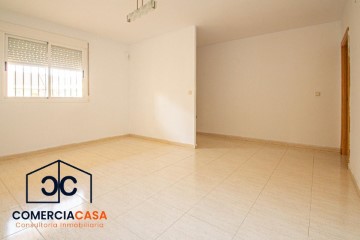 Piso 4 Habitaciones en Zona de San Cayetano