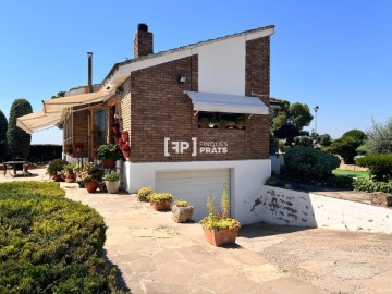 House 4 Bedrooms in Poligono Industrial 'Reves' de Alcarras