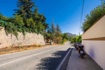 House 5 Bedrooms in Huétor de Santillán