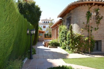 House 4 Bedrooms in Ogíjares