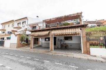 House 3 Bedrooms in Barrio de la Vega