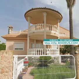 House 4 Bedrooms in Villamontes-Boqueres