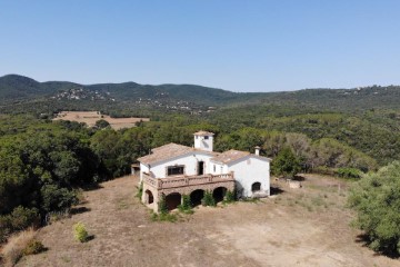 Country homes 6 Bedrooms in Veinat de Panedes