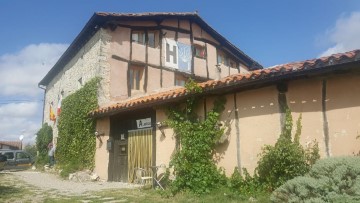 Building in Cardeñuela Riopico