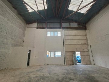 Industrial building / warehouse in Oeste