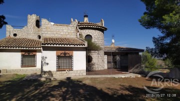 House 5 Bedrooms in Los Cigarrales-La Bastida