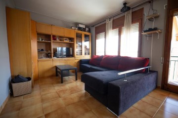 House 4 Bedrooms in Manlleu